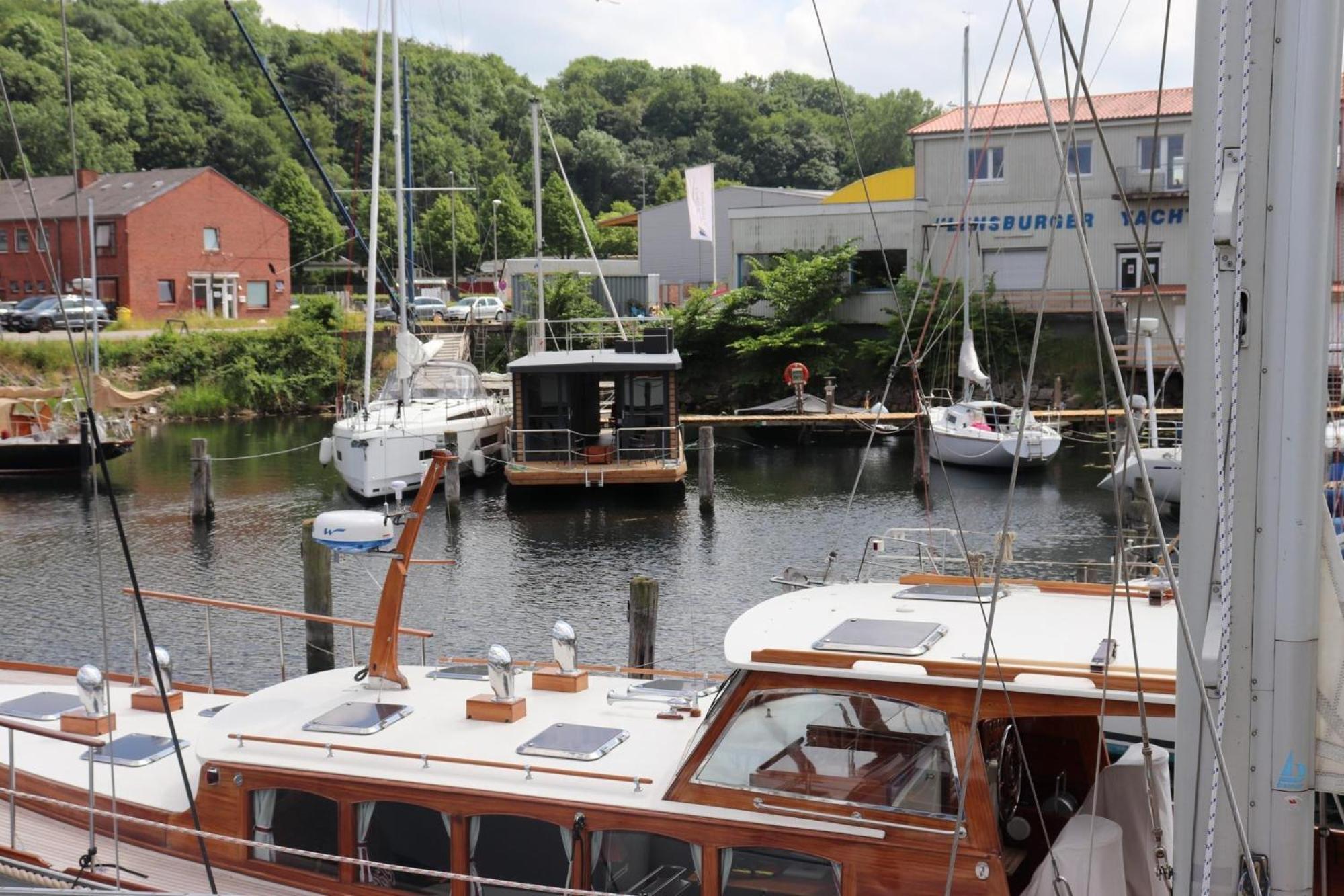 Houseboat Leni Flensburg Hotell Exteriör bild